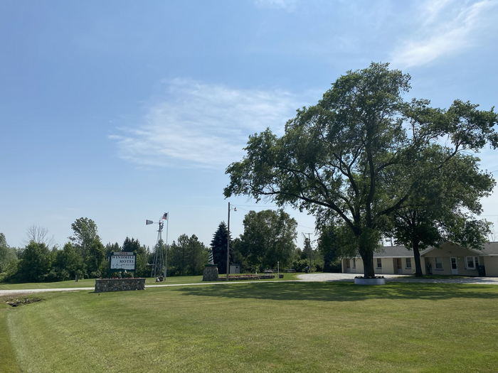 Windmill Motel (Siemen Motel) - June 2021 Photo From Me